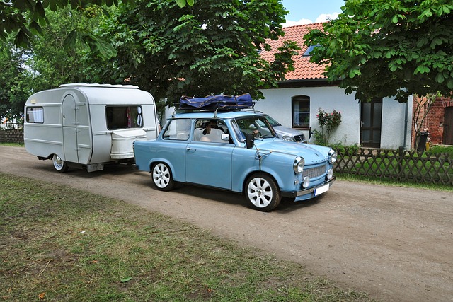 Auto s karavanem